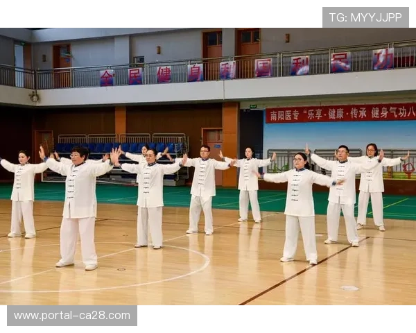 健身气功八段锦齐云山交流展示,选手在“道家养生福地”感悟功法意境 健身气功八段锦齐云山交流展示,选手在“道家养生福地”感悟功法意境